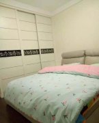 下面的地毯是那种都雅的笼统